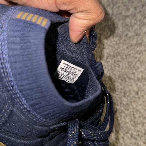 UNDER ARMOUR HOVR Phantom Exclusive Navy Version - Picture 6 of 6